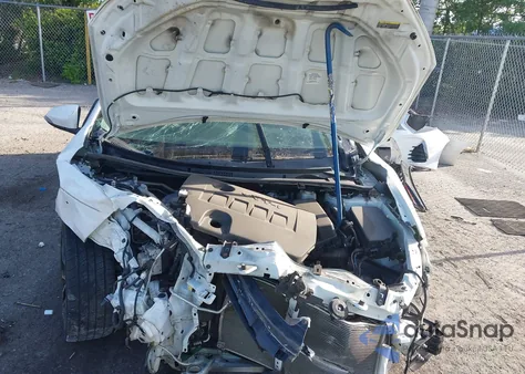 2019 Toyota Corolla Se from USA, damaged, VIN 2T1BURHE4KC223684